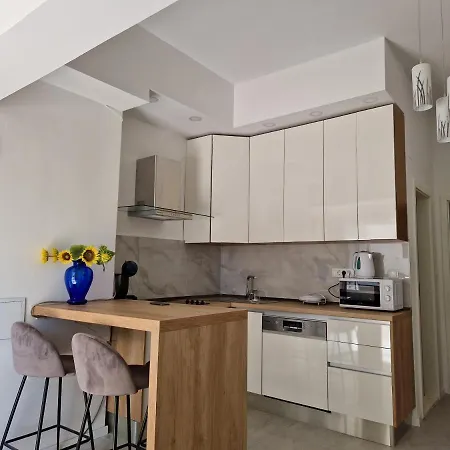 Leana Apartment *